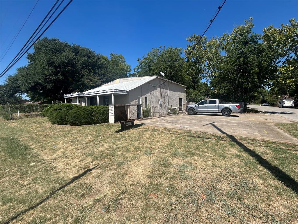 200 N Beach Street Property Photo 4
