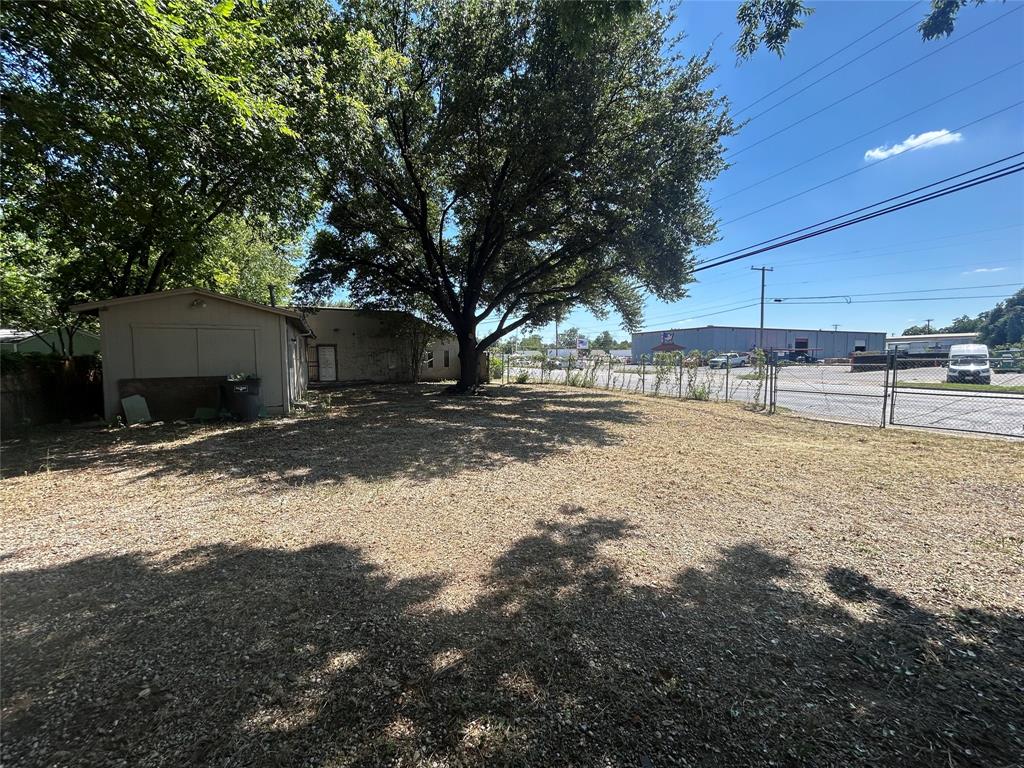 200 N Beach Street Property Photo 11