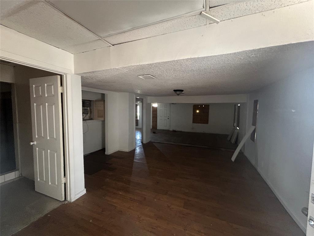200 N Beach Street Property Photo 13