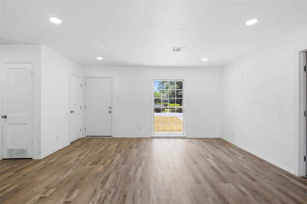 1219 Daisy Lane Property Photo 4