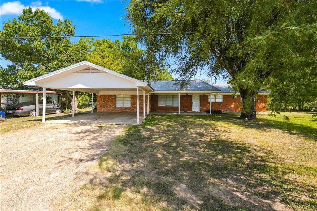 710 E Avenue A Property Photo 2