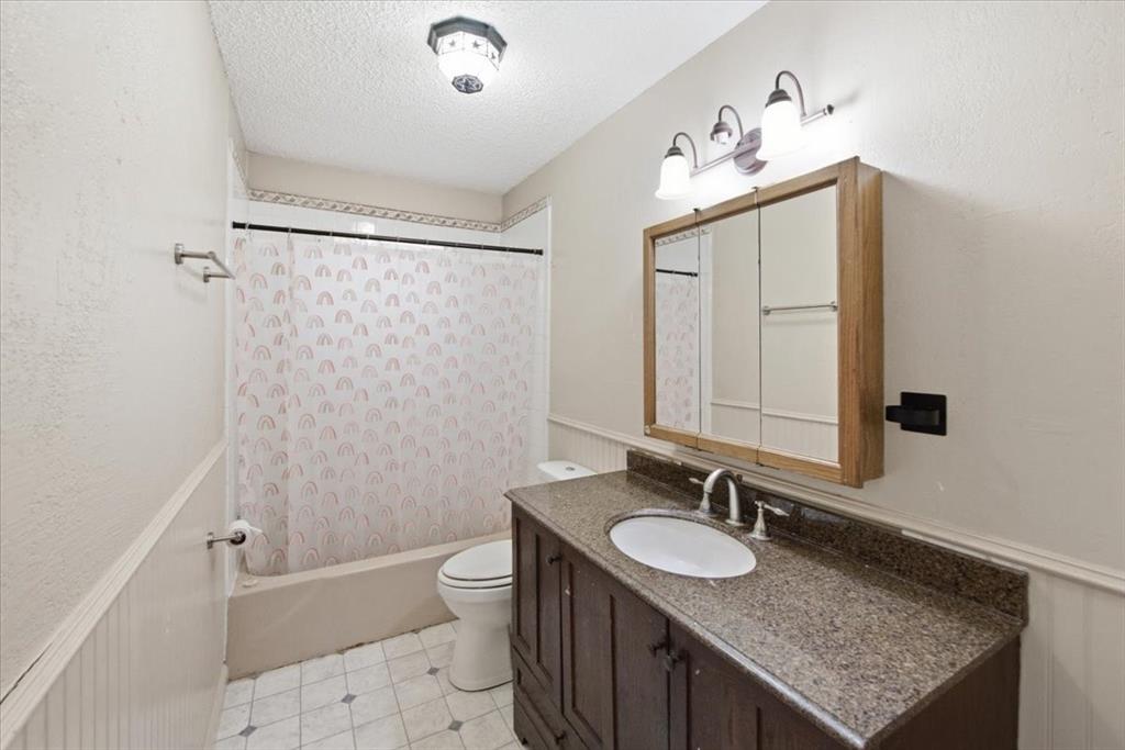 710 E Avenue A Property Photo 20