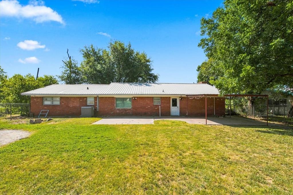 710 E Avenue A Property Photo 22