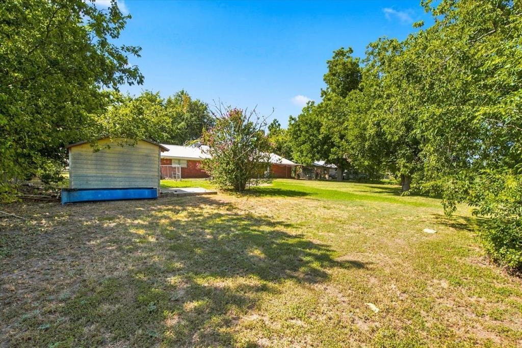 710 E Avenue A Property Photo 23