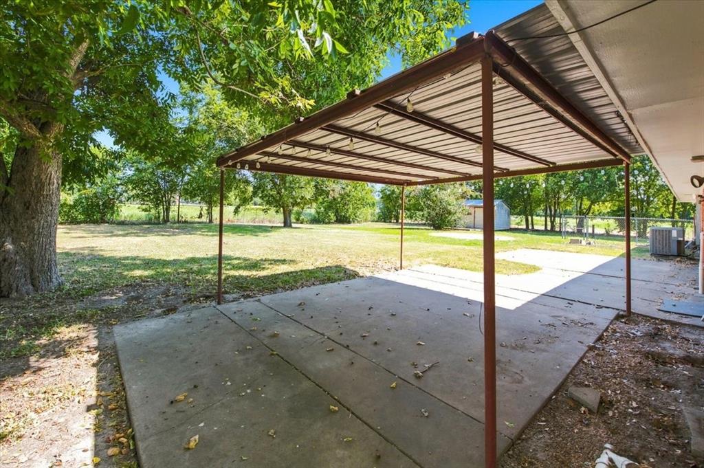 710 E Avenue A Property Photo 25