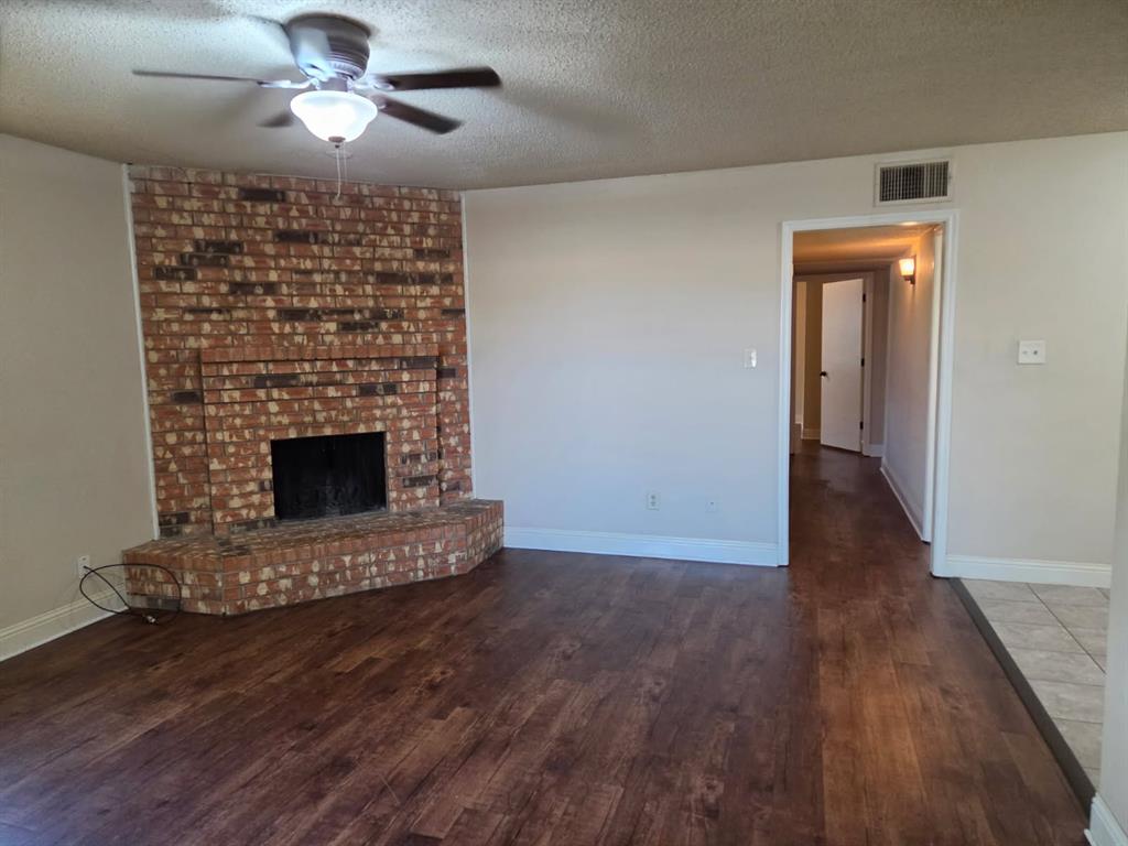 7326 Ne Loop 820 Property Photo 1
