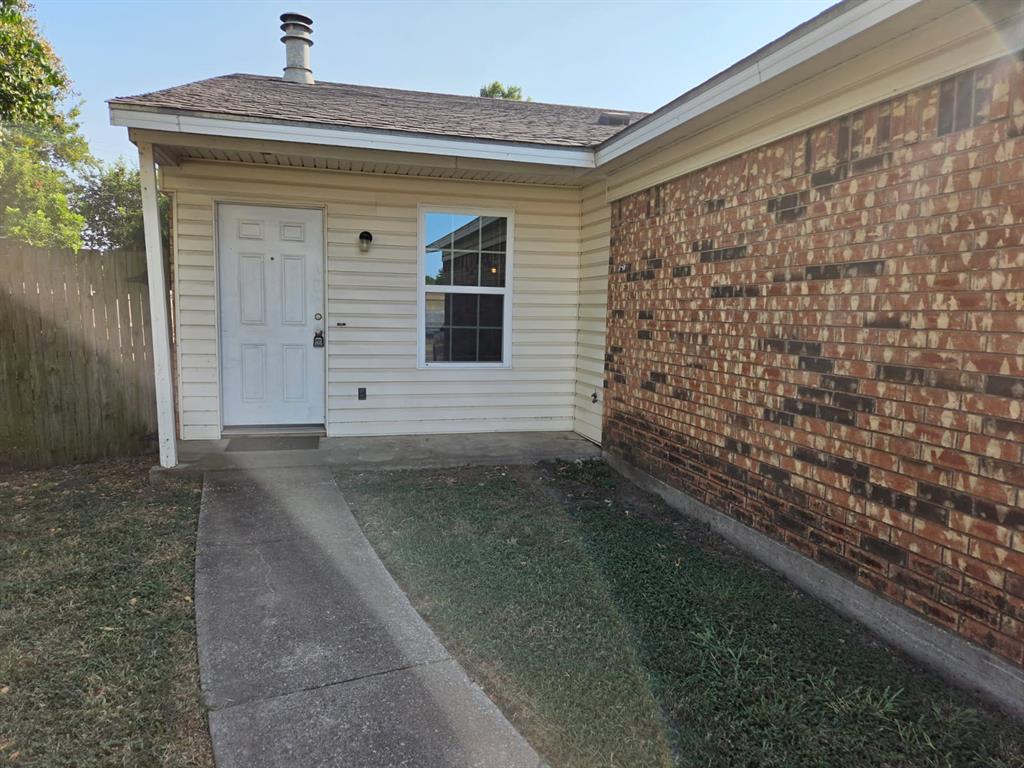 7326 Ne Loop 820 Property Photo 2