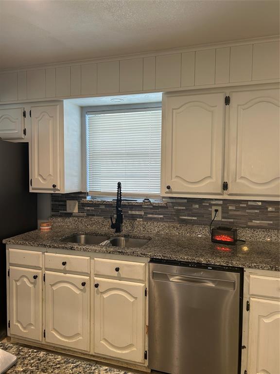2725 Mark Drive Property Photo 3
