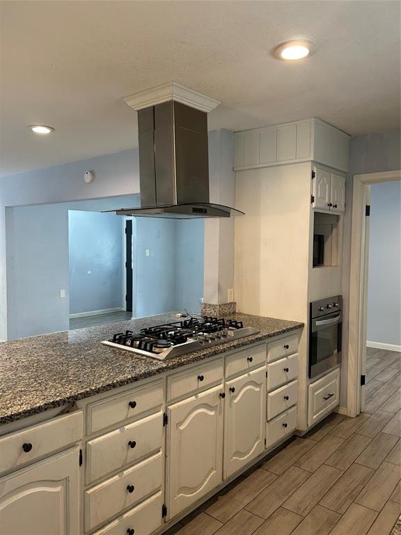 2725 Mark Drive Property Photo 5