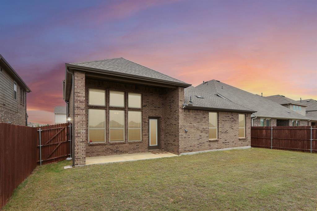 9808 Fall Brook Drive Property Photo 3
