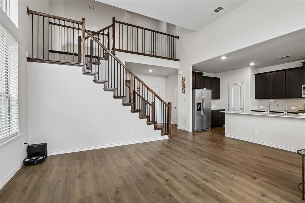 9808 Fall Brook Drive Property Photo 8
