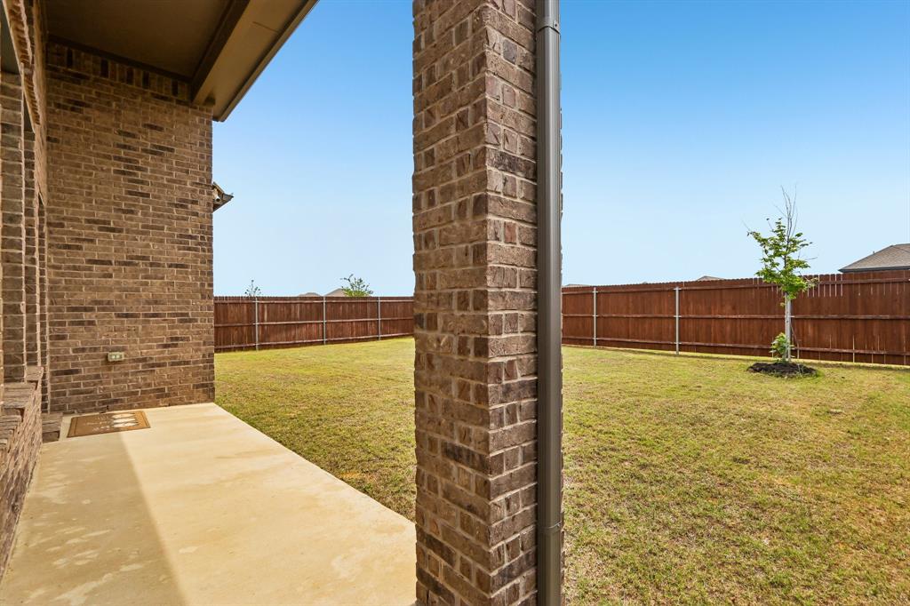 9808 Fall Brook Drive Property Photo 33