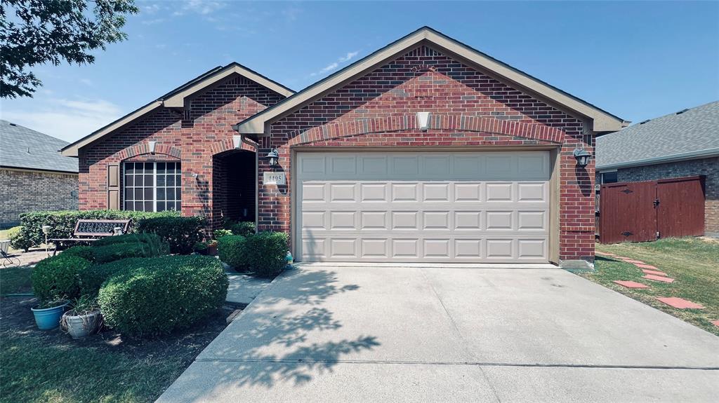 4405 Willow Wood Road Property Photo 1