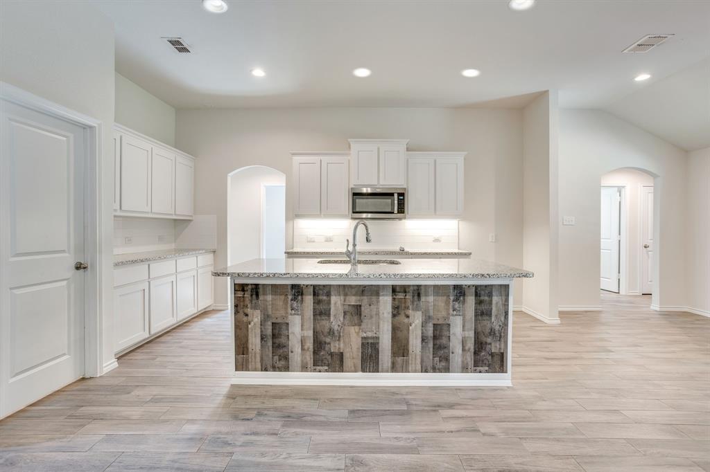 1533 Grassy Meadows Drive Property Photo 13