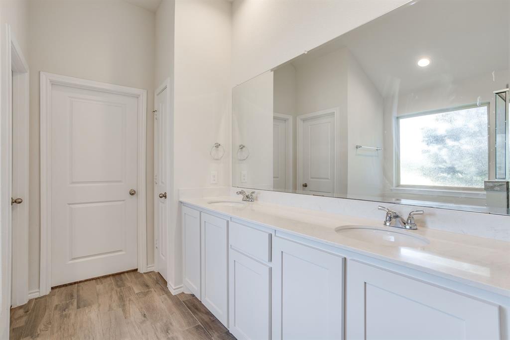 1533 Grassy Meadows Drive Property Photo 24