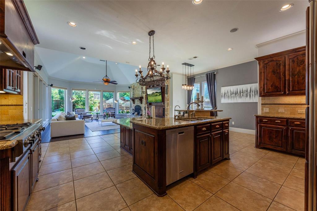 6705 Thorntree Drive Property Photo 6