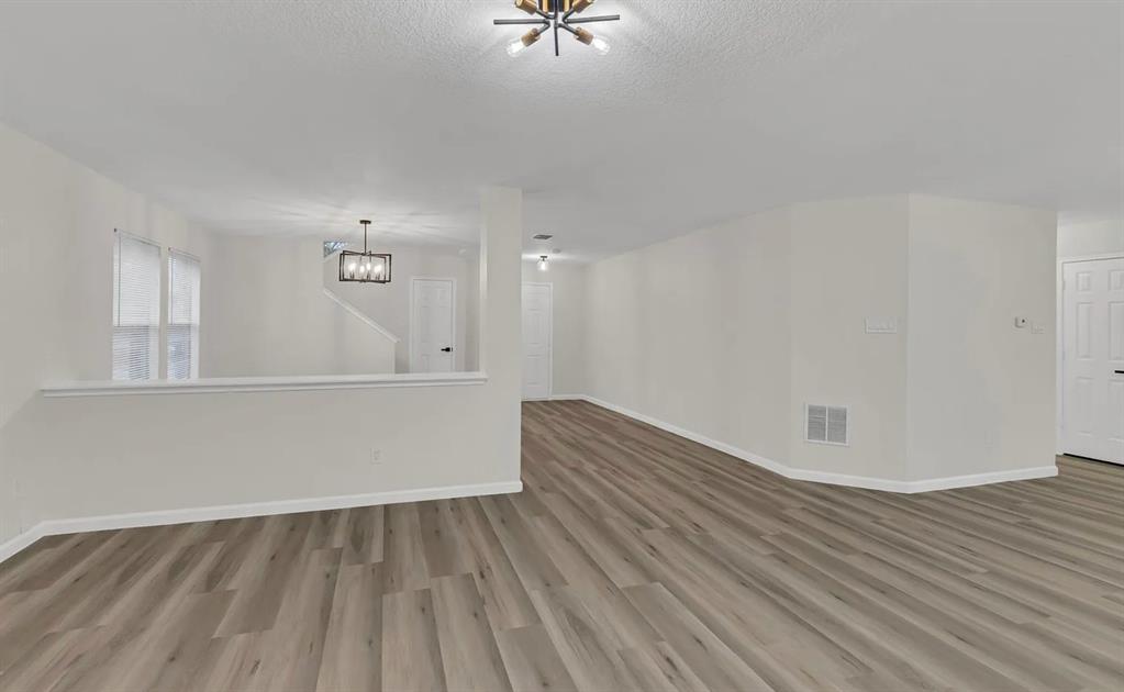 438 Stanley Falls Drive Property Photo 9