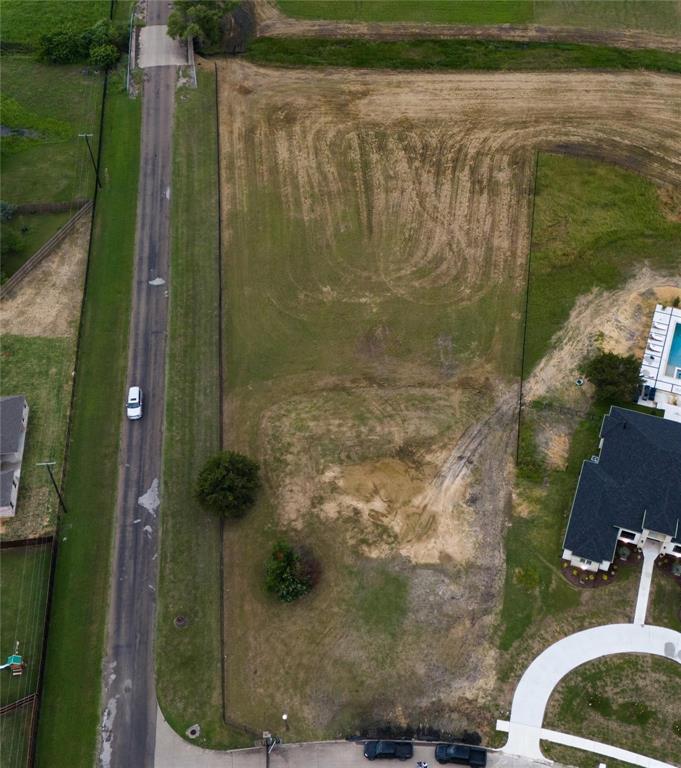 1304 Estate Drive Property Photo 1