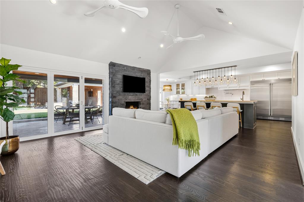 12023 Fieldwood Lane Property Photo 3