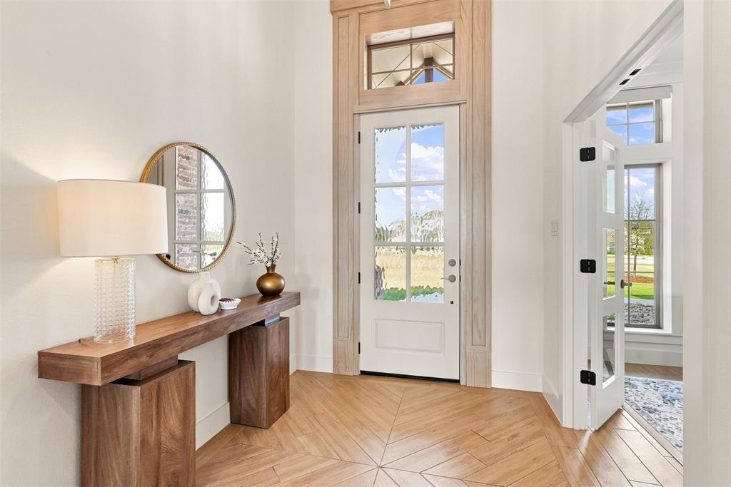 300 Spanish Oak Court Property Photo 4