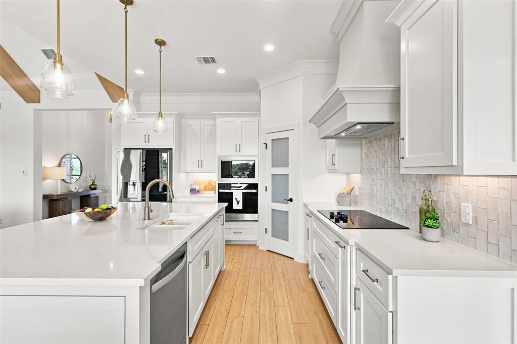300 Spanish Oak Court Property Photo 14