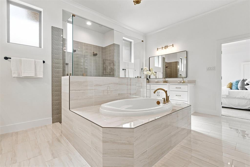300 Spanish Oak Court Property Photo 24