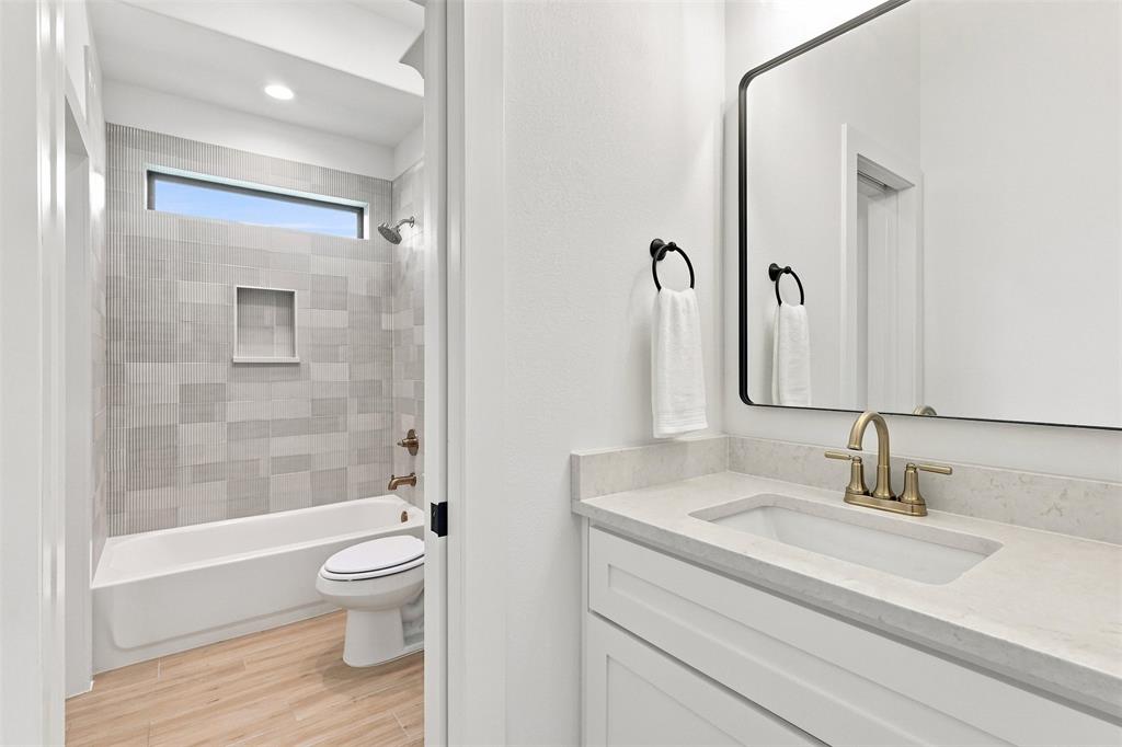 300 Spanish Oak Court Property Photo 28