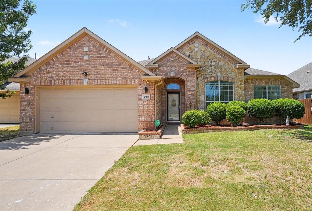 4509 Mallow Oak Drive Property Photo 1