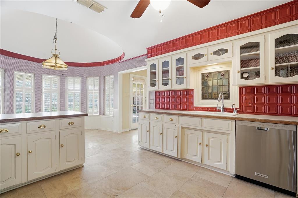 4201 Winding Way Property Photo 13