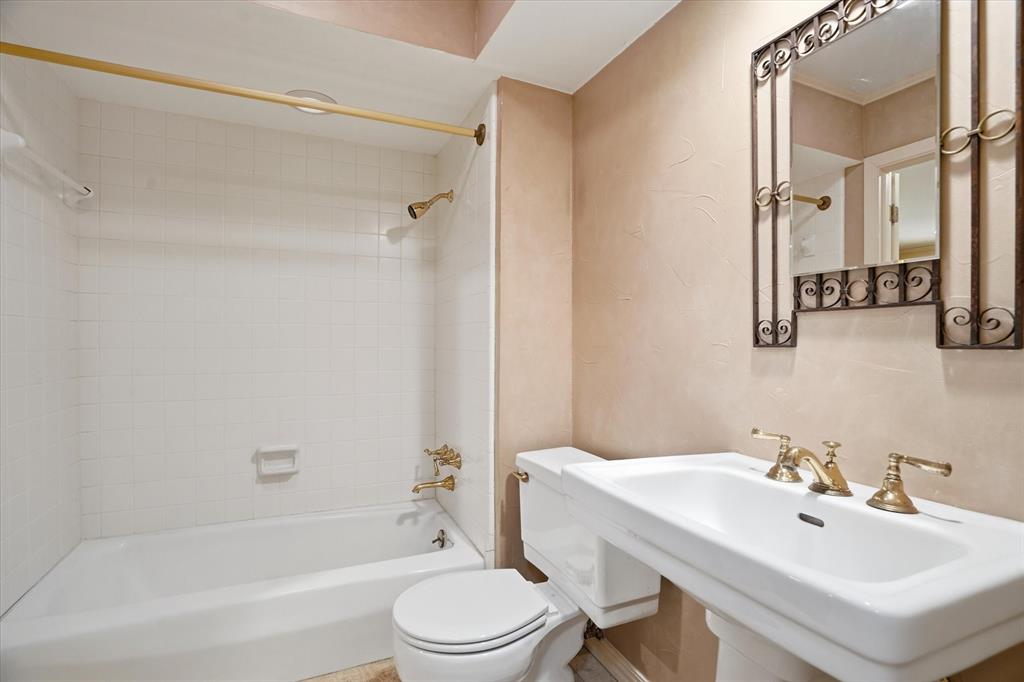 4201 Winding Way Property Photo 20