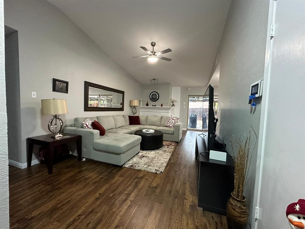 1803 Redbud Circle Property Photo 3