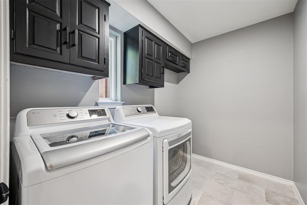2833 Meadowbrook Drive Property Photo 16