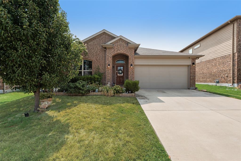 1733 Falling Star Drive Property Photo 3