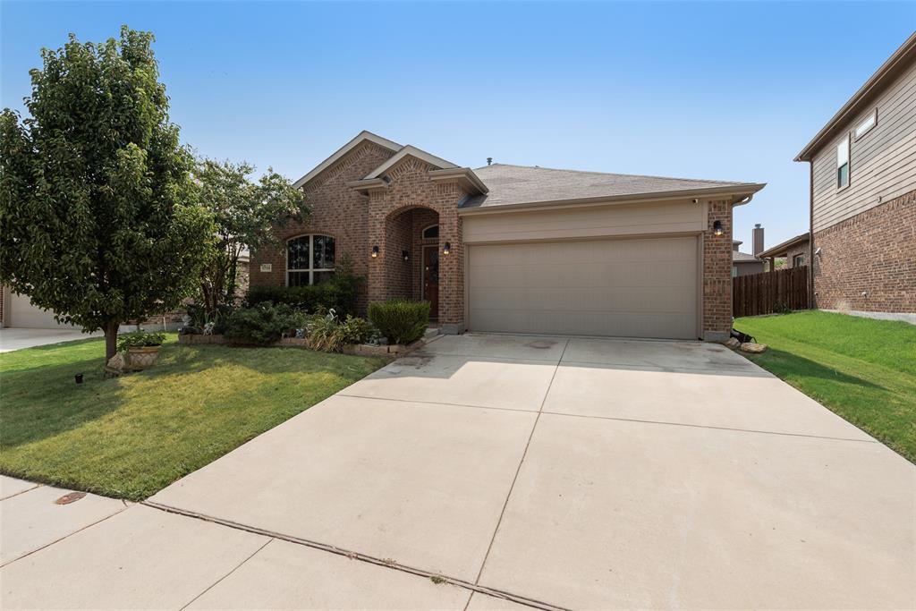 1733 Falling Star Drive Property Photo 4