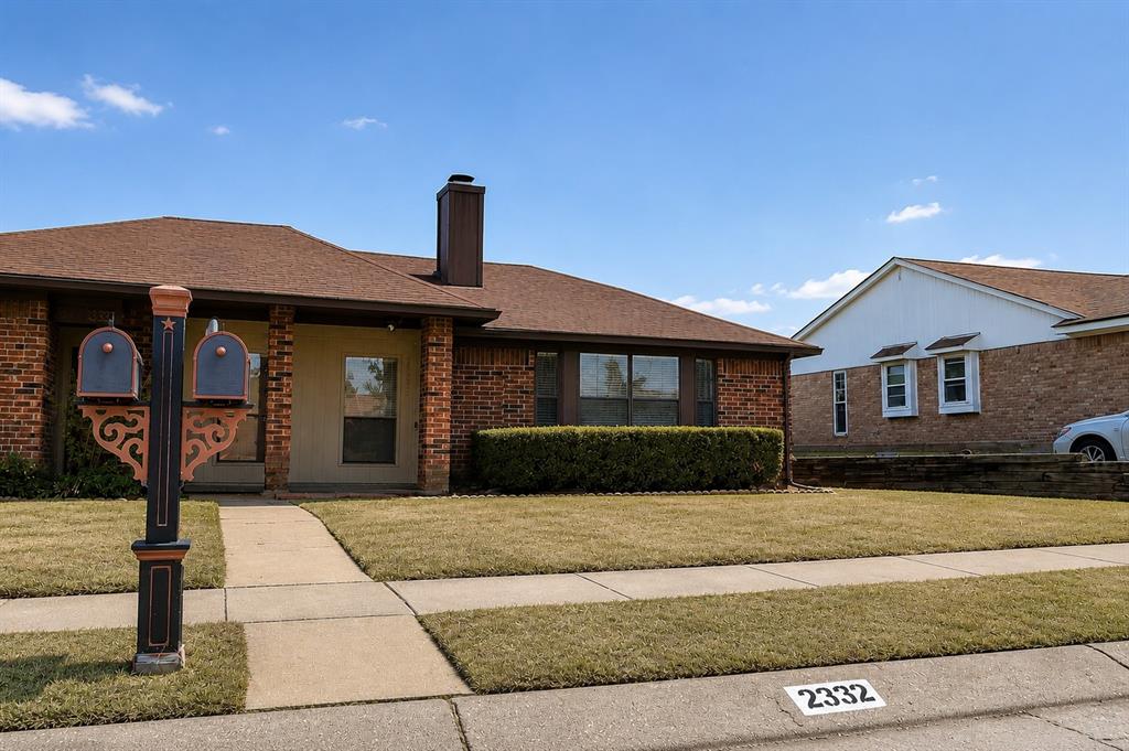 2332 Chestnut Way Property Photo 1