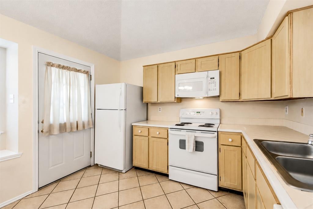 2332 Chestnut Way Property Photo 7