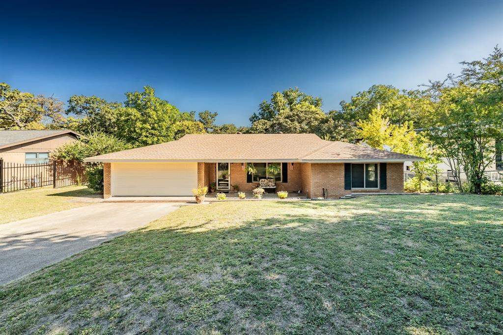 300 Shoreline Drive Property Photo 1
