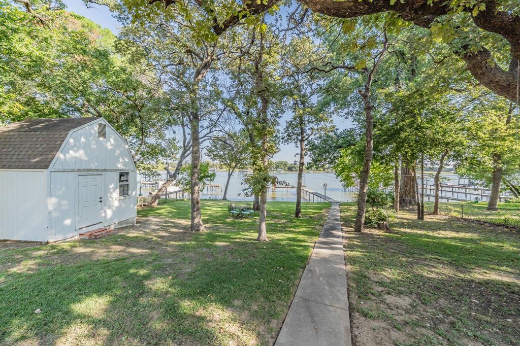 300 Shoreline Drive Property Photo 3