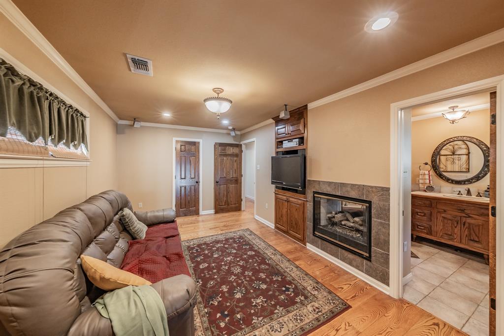 300 Shoreline Drive Property Photo 18
