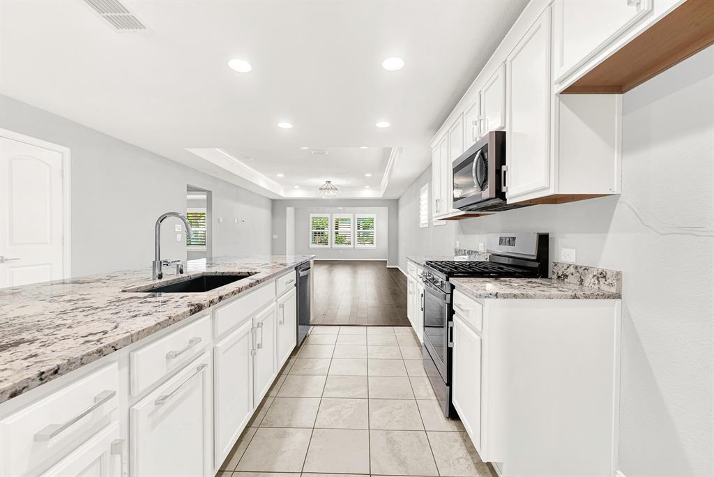 913 Rough Hollow Drive Property Photo 12