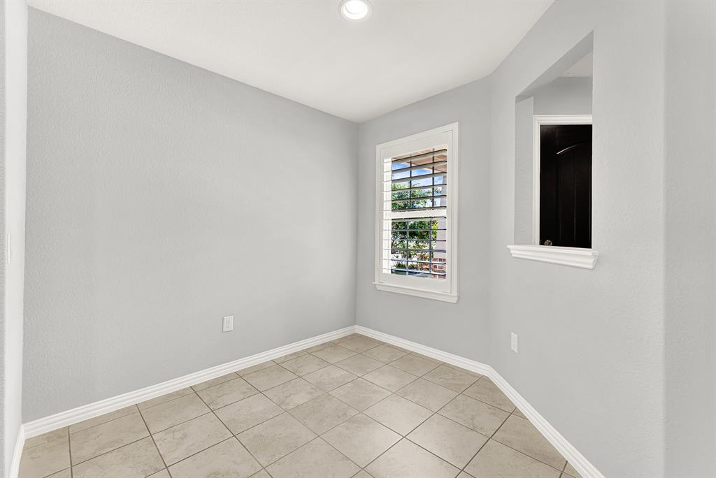 913 Rough Hollow Drive Property Photo 16