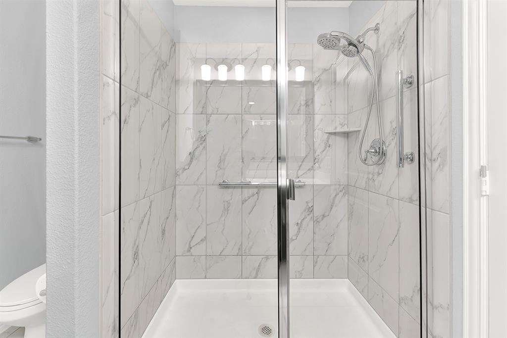 913 Rough Hollow Drive Property Photo 24