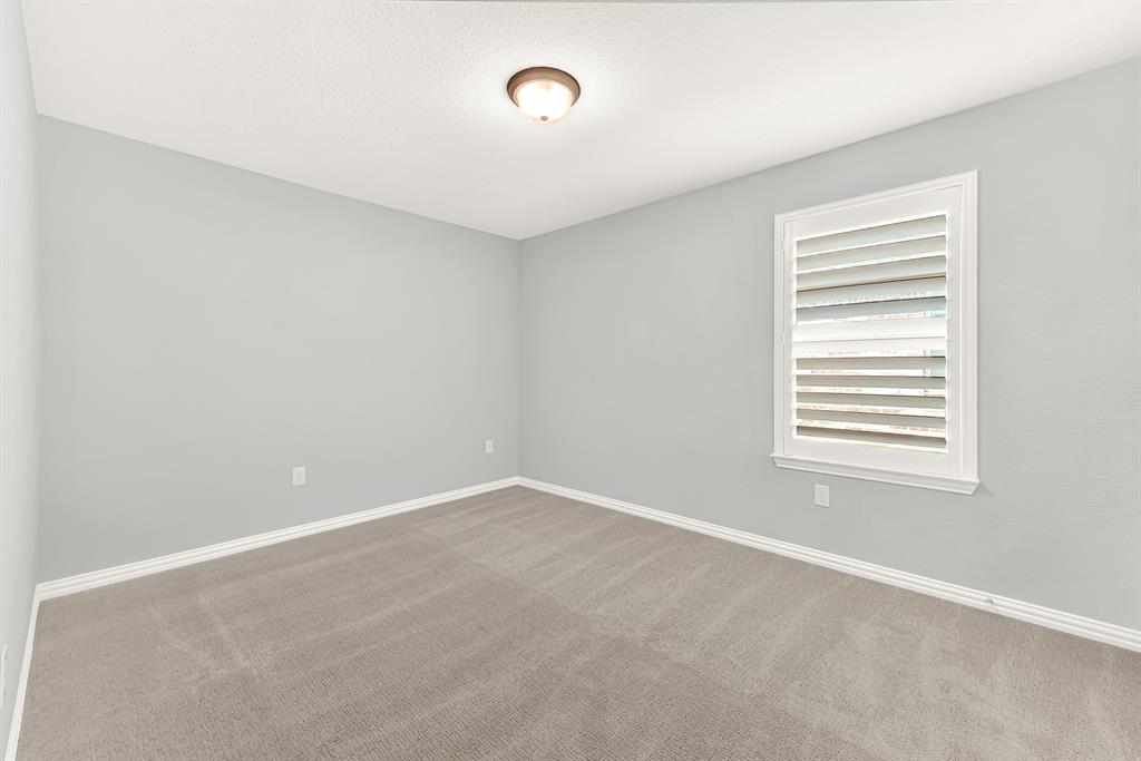 913 Rough Hollow Drive Property Photo 27
