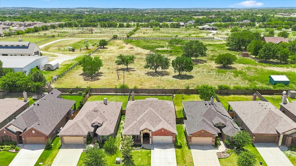 3237 Tamarack Lane Property Photo 3