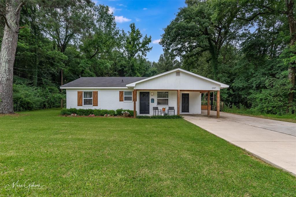 2147 Pine Hill Road Property Photo 1