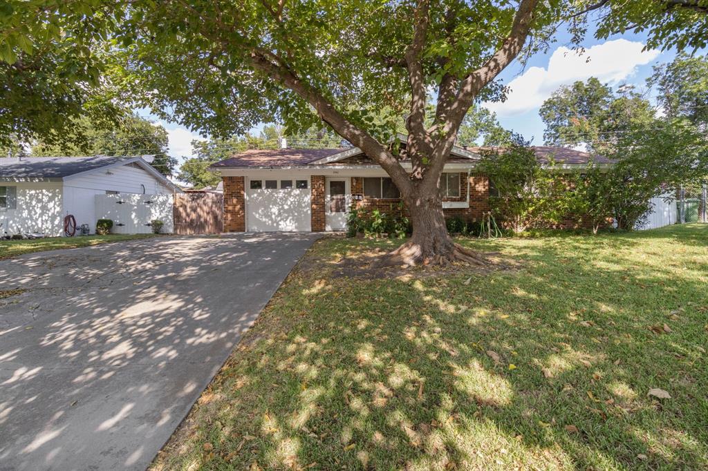 840 Comal Avenue Property Photo 1