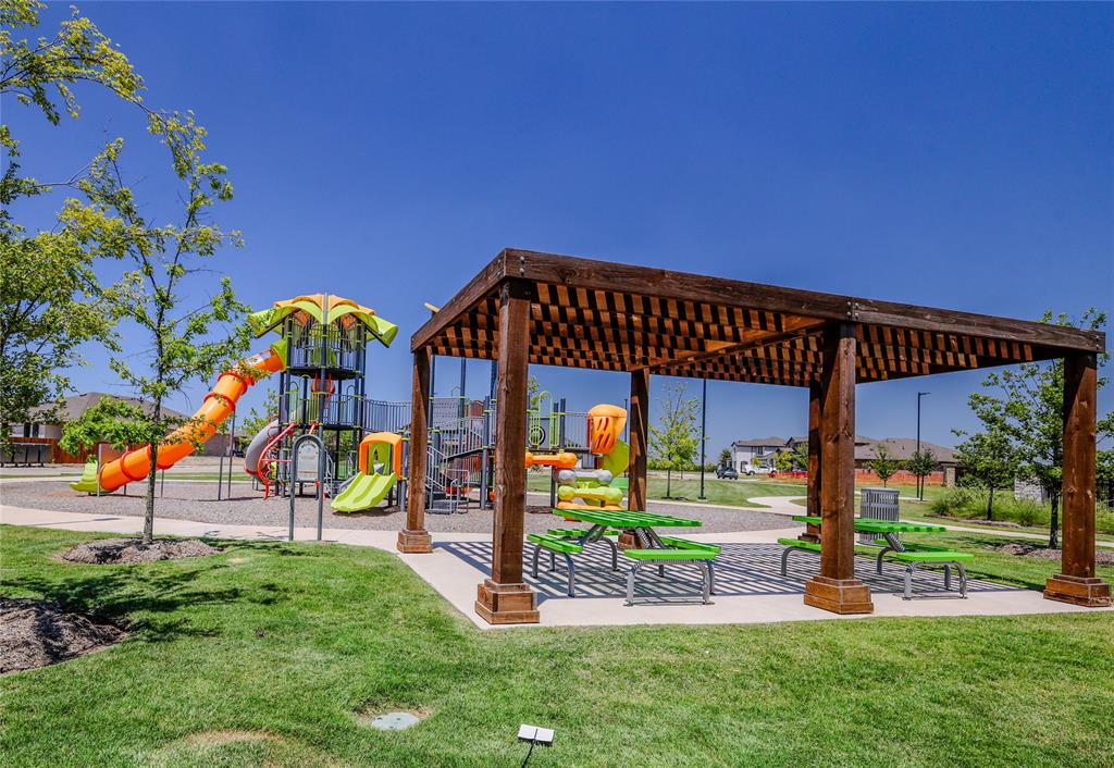 305 Charmed Way Property Photo 14