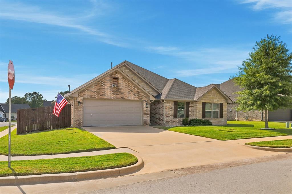 11334 Windsor Park Drive Property Photo 3