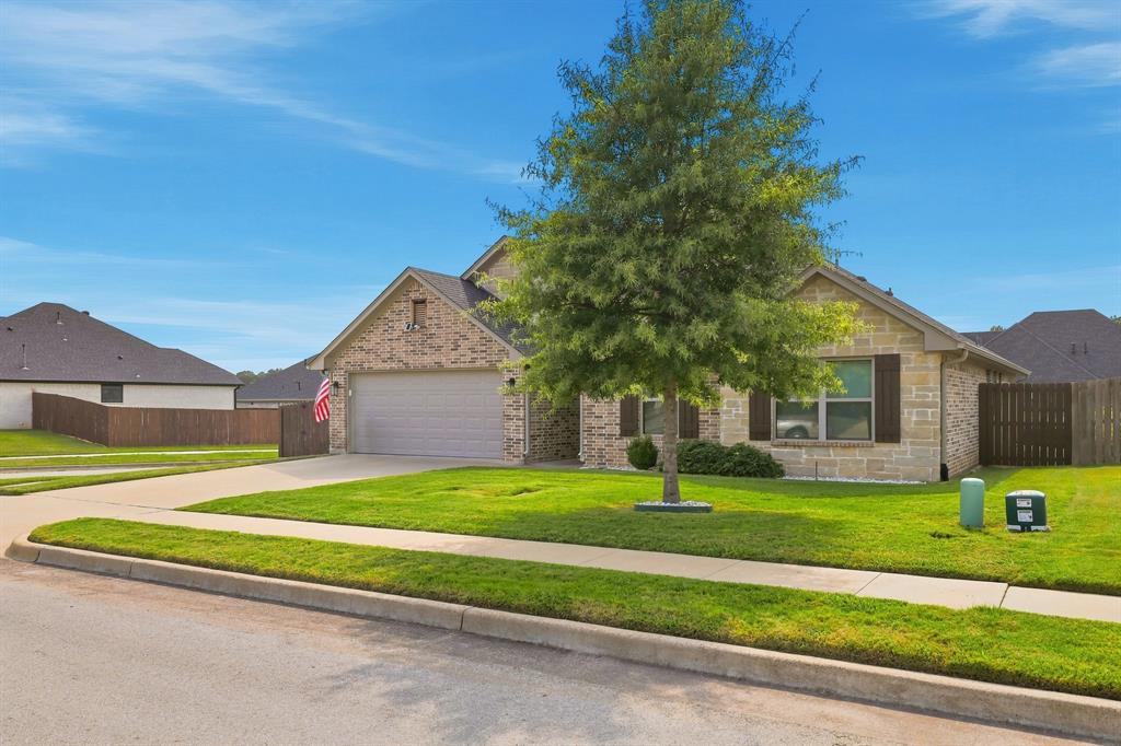 11334 Windsor Park Drive Property Photo 4