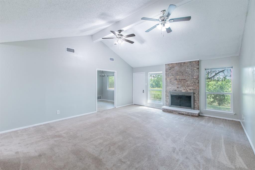 2911 Persimmon Drive Property Photo 2